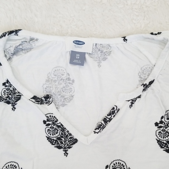 Old Navy shirt - Picture 3 of 5